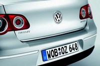Накладка на кромку крышки багажника (нерж.) 1 шт. VW PASSAT 3C B7 2012 >